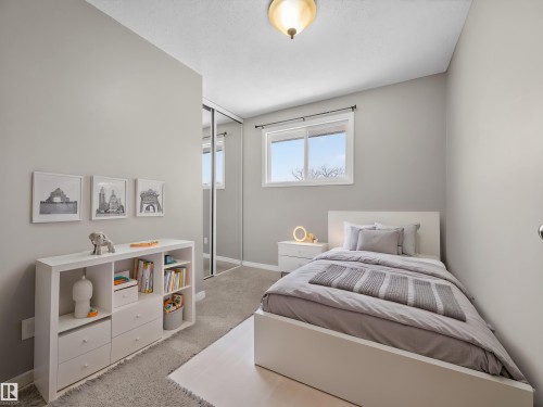 7715 37 Avenue, Edmonton, AB - Indoor Photo Showing Bedroom