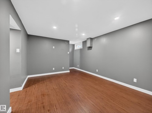 7715 37 Avenue, Edmonton, AB - Indoor