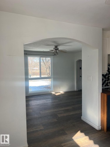 10305 98 Avenue, Fort Saskatchewan, AB - Indoor