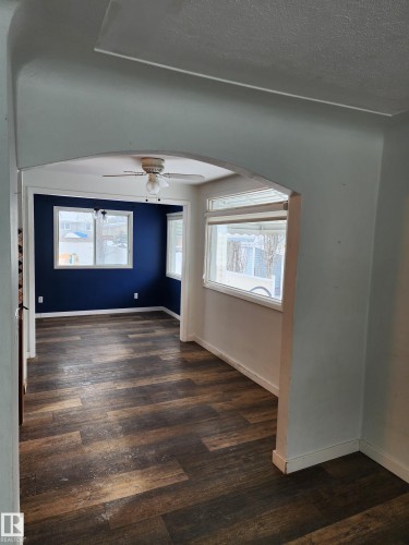 10305 98 Avenue, Fort Saskatchewan, AB - Indoor Photo Showing Other Room