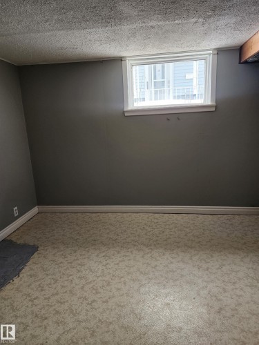 10305 98 Avenue, Fort Saskatchewan, AB - Indoor Photo Showing Other Room