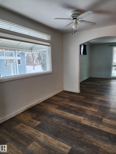 10305 98 Avenue, Fort Saskatchewan, AB - Indoor Photo Showing Other Room