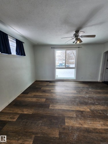 10305 98 Avenue, Fort Saskatchewan, AB - Indoor Photo Showing Other Room