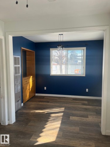 10305 98 Avenue, Fort Saskatchewan, AB - Indoor Photo Showing Other Room