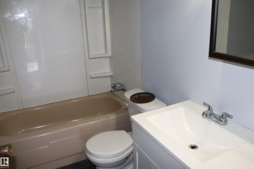 5103 64 Ave., Ponoka, AB - Indoor Photo Showing Bathroom