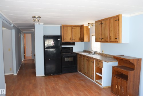 5103 64 Ave., Ponoka, AB - Indoor Photo Showing Kitchen With Double Sink