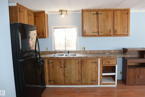 5103 64 Ave., Ponoka, AB - Indoor Photo Showing Kitchen With Double Sink
