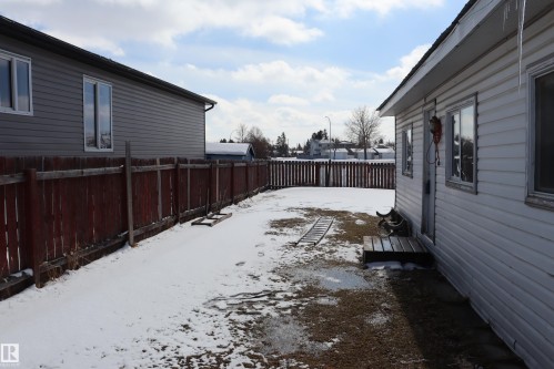 5103 64 Ave., Ponoka, AB - Outdoor With Exterior