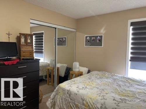 1426 330 Clareview Station Drive, Edmonton, AB - Indoor Photo Showing Bedroom