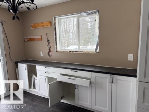 582 Highway 813, Rural Opportunity M.D., AB - Indoor Photo Showing Other Room