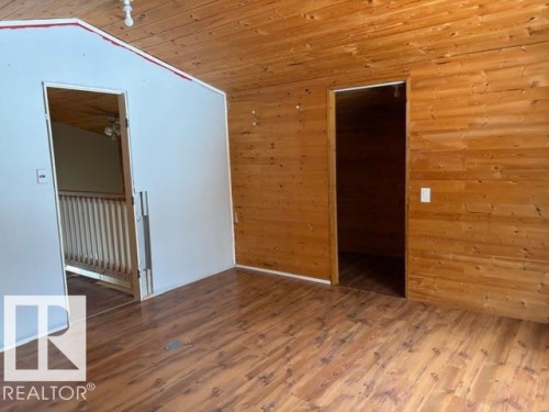582 Highway 813, Rural Opportunity M.D., AB - Indoor Photo Showing Other Room