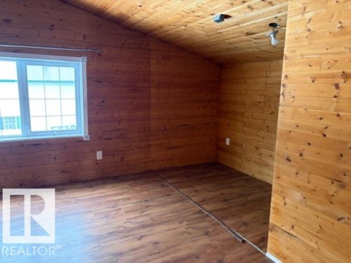 582 Highway 813, Rural Opportunity M.D., AB - Indoor Photo Showing Other Room