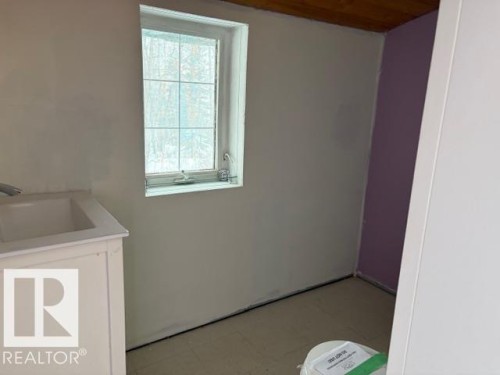 582 Highway 813, Rural Opportunity M.D., AB - Indoor