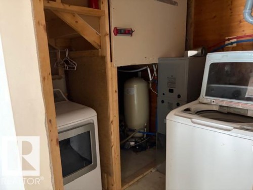 582 Highway 813, Rural Opportunity M.D., AB - Indoor Photo Showing Other Room