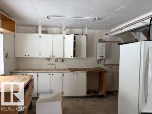 582 Highway 813, Rural Opportunity M.D., AB - Indoor