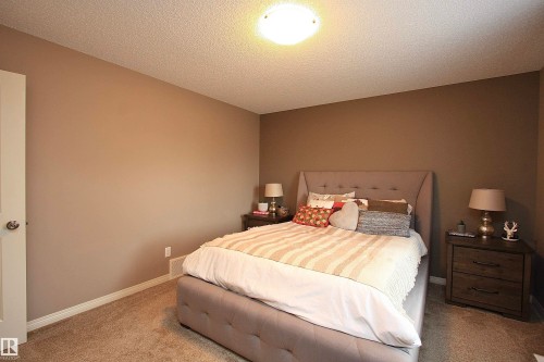 7 Ashgrove, Spruce Grove, AB - Indoor Photo Showing Bedroom