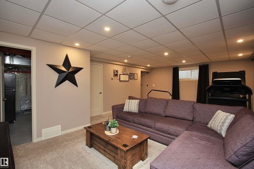 7 Ashgrove, Spruce Grove, AB - Indoor