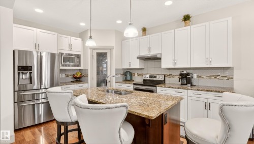 7276 Morgan Road Nw, Edmonton, AB - Indoor Photo Showing Kitchen With Double Sink With Upgraded Kitchen