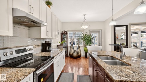 7276 Morgan Road Nw, Edmonton, AB - Indoor Photo Showing Kitchen With Double Sink With Upgraded Kitchen