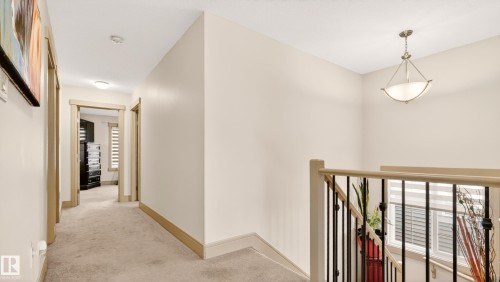 7276 Morgan Road Nw, Edmonton, AB - Indoor Photo Showing Other Room