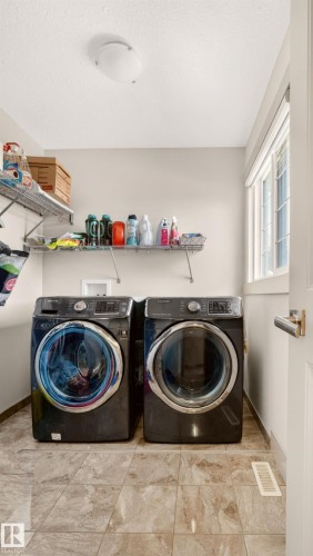 7276 Morgan Road Nw, Edmonton, AB - Indoor Photo Showing Laundry Room