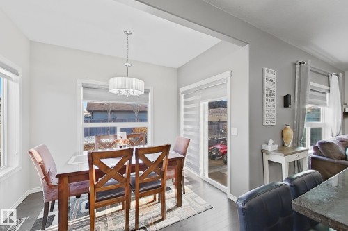 3215 22 Avenue, Edmonton, AB - Indoor Photo Showing Dining Room