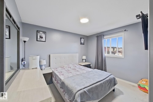 3215 22 Avenue, Edmonton, AB - Indoor Photo Showing Bedroom