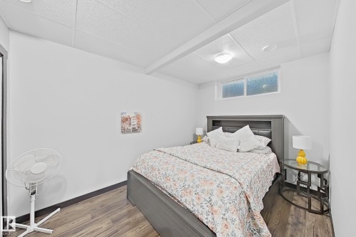 3215 22 Avenue, Edmonton, AB - Indoor Photo Showing Bedroom
