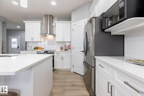 17820 70 Street, Edmonton, AB - Indoor Photo Showing Kitchen With Upgraded Kitchen
