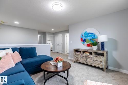 17820 70 Street, Edmonton, AB - Indoor Photo Showing Living Room