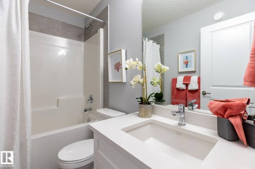 17820 70 Street, Edmonton, AB - Indoor Photo Showing Bathroom