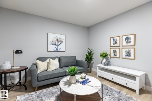 17820 70 Street, Edmonton, AB - Indoor Photo Showing Living Room