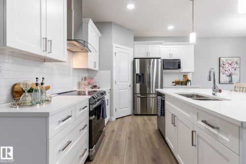 17820 70 Street, Edmonton, AB - Indoor Photo Showing Kitchen With Double Sink With Upgraded Kitchen