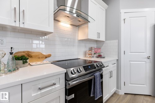 17820 70 Street, Edmonton, AB - Indoor Photo Showing Kitchen