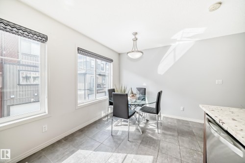 81 3305 Orchards Link Link, Edmonton, AB - Indoor Photo Showing Dining Room