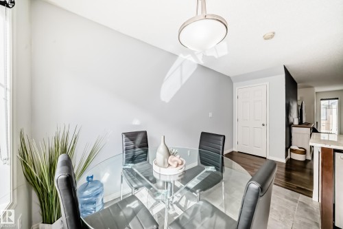 81 3305 Orchards Link Link, Edmonton, AB - Indoor Photo Showing Dining Room