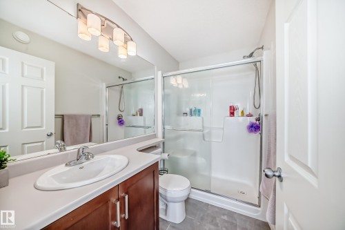 81 3305 Orchards Link Link, Edmonton, AB - Indoor Photo Showing Bathroom