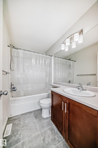 81 3305 Orchards Link Link, Edmonton, AB - Indoor Photo Showing Bathroom