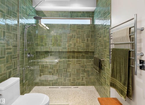 10506 137 Street, Edmonton, AB - Indoor Photo Showing Bathroom