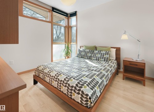 10506 137 Street, Edmonton, AB - Indoor Photo Showing Bedroom