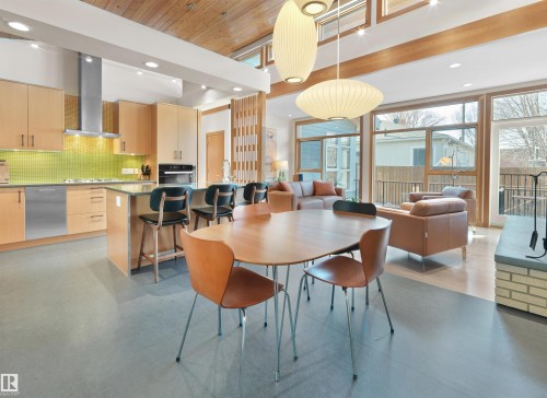 10506 137 Street, Edmonton, AB - Indoor