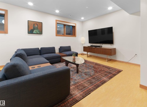 10506 137 Street, Edmonton, AB - Indoor Photo Showing Living Room