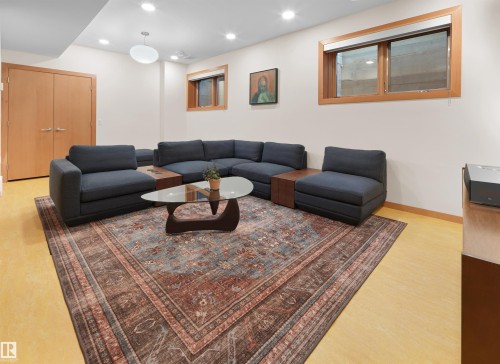 10506 137 Street, Edmonton, AB - Indoor Photo Showing Living Room