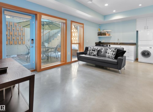 10506 137 Street, Edmonton, AB - Indoor