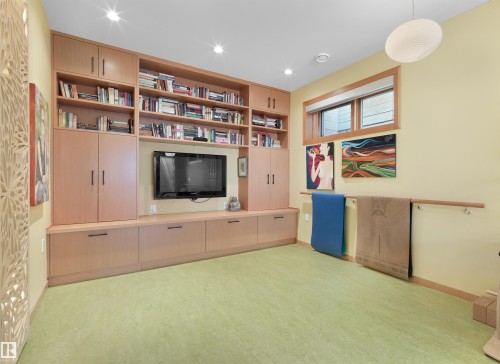 10506 137 Street, Edmonton, AB - Indoor Photo Showing Other Room