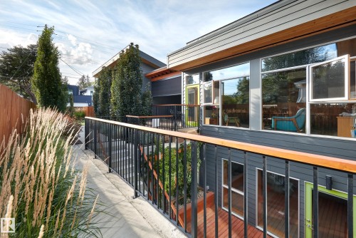 10506 137 Street, Edmonton, AB - Outdoor