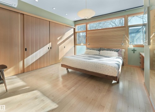 10506 137 Street, Edmonton, AB - Indoor Photo Showing Bedroom