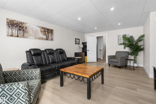 2512 Yoho Inlet, Cold Lake, AB - Indoor Photo Showing Living Room