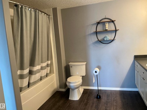 207 592 Hooke Road, Edmonton, AB - Indoor Photo Showing Bathroom