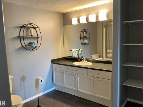 207 592 Hooke Road, Edmonton, AB - Indoor Photo Showing Bathroom